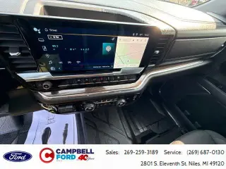 Chevrolet Silverado 1500 2024 4x4 RST 4 puertas Cabina Crew 5.8 pies. Caja corta