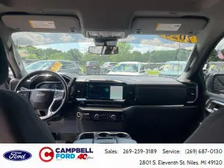 Chevrolet Silverado 1500 2024 4x4 RST 4 puertas Cabina Crew 5.8 pies. Caja corta