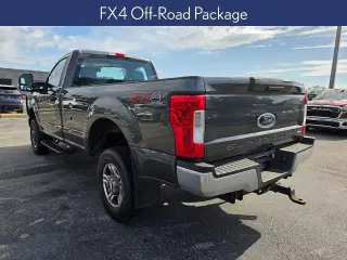 Ford F-250 Super Duty 2017 4x4 XL Cabina Regular 2 puertas 8 pies LB Pickup