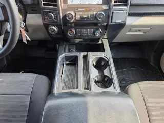 Ford F-150 2017 4x4 XL 4 puertas SuperCrew 5.5 pies. SB