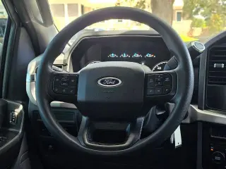 Ford F-150 2021 4x4 XLT 4 puertas SuperCrew 5.5 pies. Caja corta