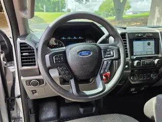 Ford F-150 2018 4x2 XLT Cabina Regular 2 puertas 6.5 pies. SB