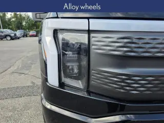 Ford F-150 Lightning 2023 AWD XLT 4 puertas SuperCrew 5.5 pies. SB