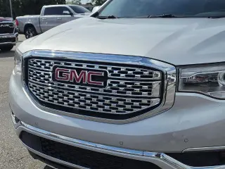 GMC Acadia 2018 Denali 4 puertas SUV