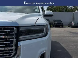 GMC Acadia 2023 Denali 4 puertas SUV familiar
