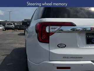 GMC Acadia 2023 Denali 4 puertas SUV familiar