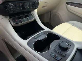 GMC Acadia 2023 Denali 4 puertas SUV familiar