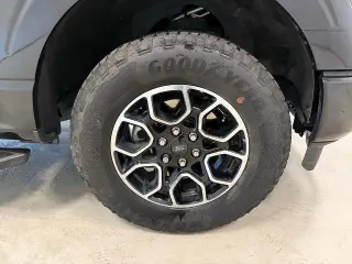 Ford F-150 2023 4x4 XLT 4 puertas SuperCrew 5.5 pies. SB