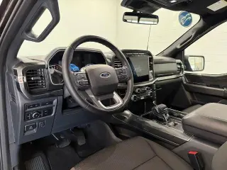 Ford F-150 2023 4x4 XLT 4 puertas SuperCrew 5.5 pies. SB