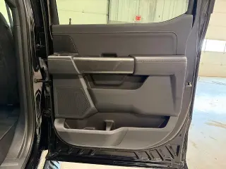 Ford F-150 2023 4x4 XLT 4 puertas SuperCrew 5.5 pies. SB