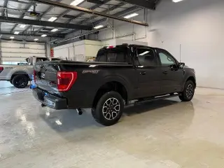 Ford F-150 2023 4x4 XLT 4 puertas SuperCrew 5.5 pies. SB