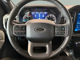 Ford F-150 2023 4x4 XLT 4 puertas SuperCrew 5.5 pies. SB