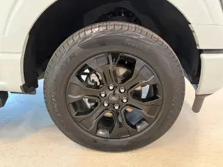 Ford F-150 2023 4x4 XLT 4 puertas SuperCrew 5.5 pies. SB