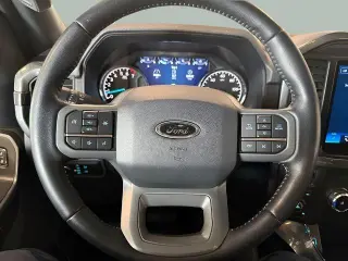 Ford F-150 2022 4x4 XLT 4 puertas SuperCrew 5.5 pies. SB