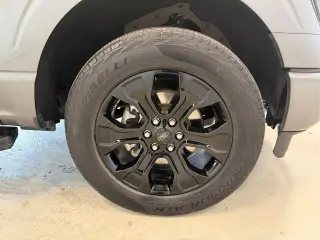 Ford F-150 2022 4x4 XLT 4 puertas SuperCrew 5.5 pies. SB