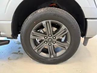 Ford F-150 2023 4x4 XLT 4 puertas SuperCrew 6.5 pies. SB
