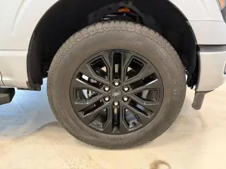 Ford F-150 2024 4x4 XLT 4 puertas SuperCrew 5.5 pies. SB