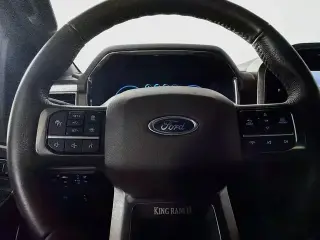 Ford F-150 2021 4x2 King Ranch 4 puertas SuperCrew 5.5 pies. SB
