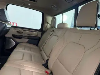 Ram 1500 2021 4x4 Limited 4 puertas Cabina de tripulación 5.6 pies. Caja corta Pickup