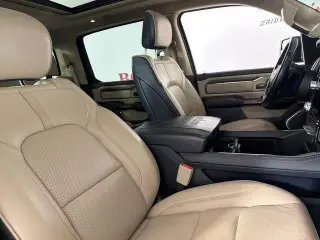 Ram 1500 2021 4x4 Limited 4 puertas Cabina de tripulación 5.6 pies. Caja corta Pickup