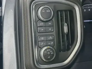 GMC Sierra 1500 Limited 2022 4x4 AT4 4 puertas Cabina Crew 6.6 pies SB