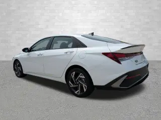 Hyundai ELANTRA 2025 SEL Sport 4 puertas Sedan