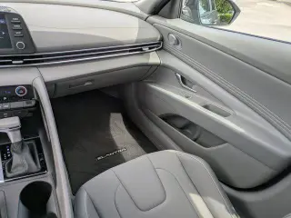 Hyundai ELANTRA 2026 SEL Sport 4 puertas Sedan