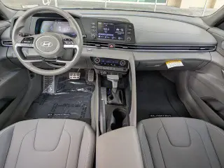 Hyundai ELANTRA 2025 SEL Sport 4 puertas Sedan