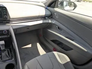 Hyundai ELANTRA 2025 SEL Sport 4 puertas Sedan