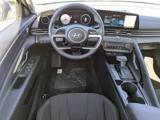 Hyundai ELANTRA 2025 SEL Conveniencia 4 puertas Sedan