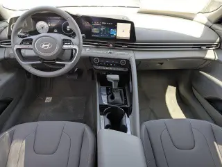 Hyundai ELANTRA 2025 SEL Conveniencia 4 puertas Sedan