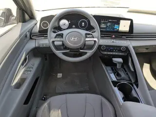 Hyundai ELANTRA 2025 SEL Conveniencia 4 puertas Sedan