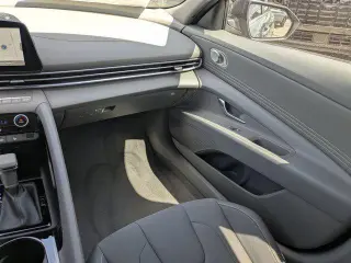 Hyundai ELANTRA 2025 SEL Conveniencia 4 puertas Sedan