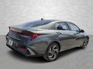 Hyundai ELANTRA 2025 SEL Conveniencia 4 puertas Sedan