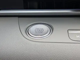 Hyundai ELANTRA 2025 SEL Conveniencia 4 puertas Sedan