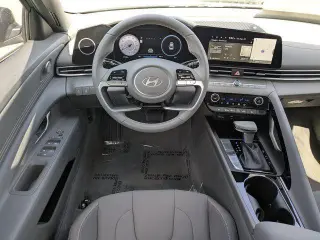Hyundai ELANTRA 2025 SEL Conveniencia 4 puertas Sedan