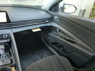 Hyundai ELANTRA 2025 SEL Conveniencia 4 puertas Sedan