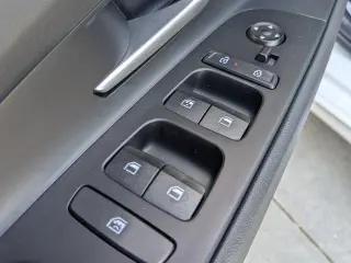 Hyundai ELANTRA 2025 SEL Conveniencia 4 puertas Sedan