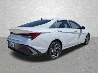 Hyundai ELANTRA 2025 SEL Conveniencia 4 puertas Sedan