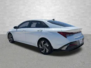 Hyundai ELANTRA 2025 SEL Conveniencia 4 puertas Sedan
