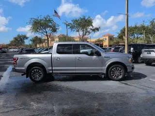 Ford F-150 2020 4x2 XLT 4 puertas SuperCrew 5.5 pies. SB