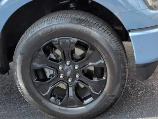 Ford F-150 2023 4x4 Platinum 4 puertas SuperCrew 6.5 pies. SB