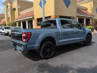 Ford F-150 2023 4x4 Platinum 4 puertas SuperCrew 6.5 pies. SB