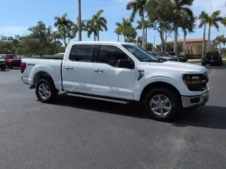 Ford F-150 2025 4x4 XLT 4 puertas SuperCrew 6.5 pies. SB
