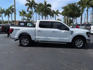 Ford F-150 2025 4x4 XLT 4 puertas SuperCrew 6.5 pies. SB