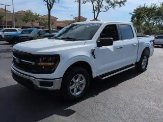 Ford F-150 2025 4x4 XLT 4 puertas SuperCrew 6.5 pies. SB