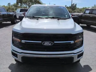 Ford F-150 2025 4x4 XLT 4 puertas SuperCrew 6.5 pies. SB
