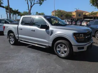 Ford F-150 2025 4x4 XLT 4 puertas SuperCrew 6.5 pies. SB