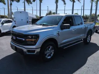 Ford F-150 2025 4x4 XLT 4 puertas SuperCrew 6.5 pies. SB