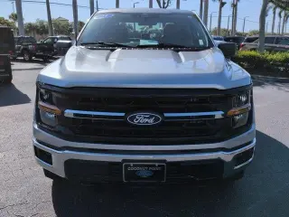 Ford F-150 2025 4x4 XLT 4 puertas SuperCrew 6.5 pies. SB